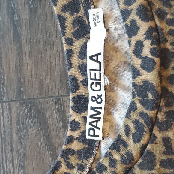 Pam & Gela Print T Shirt Size S - Picture 2 of 6